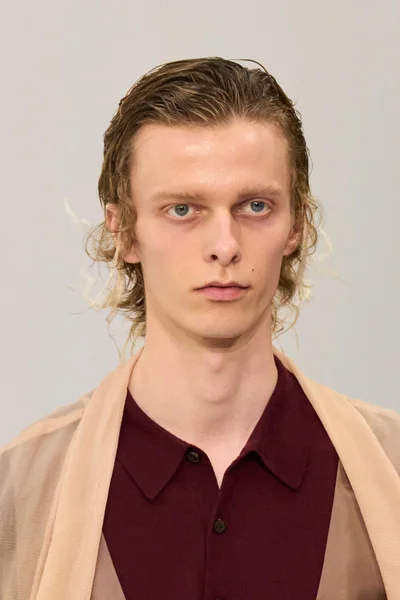Look 27